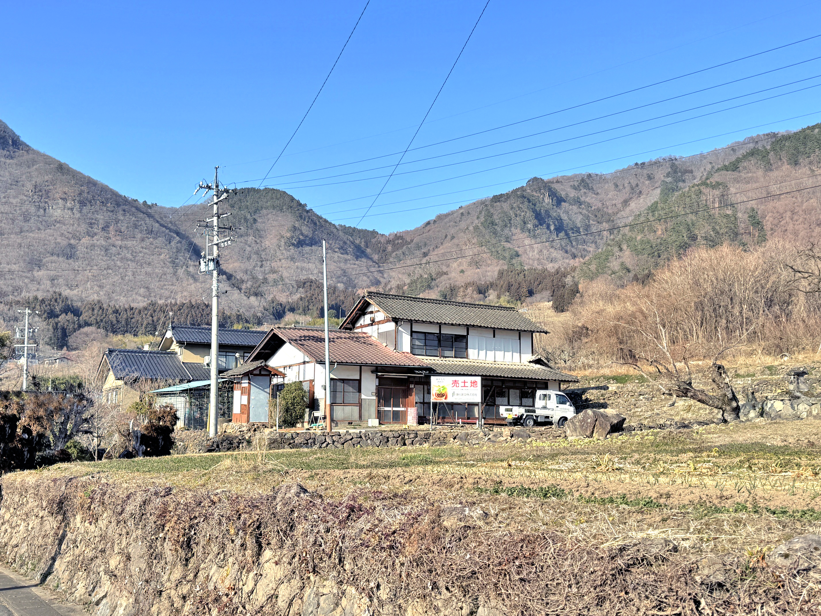 '北アルプスを眺める'<br />
松代町東条　売戸建住宅